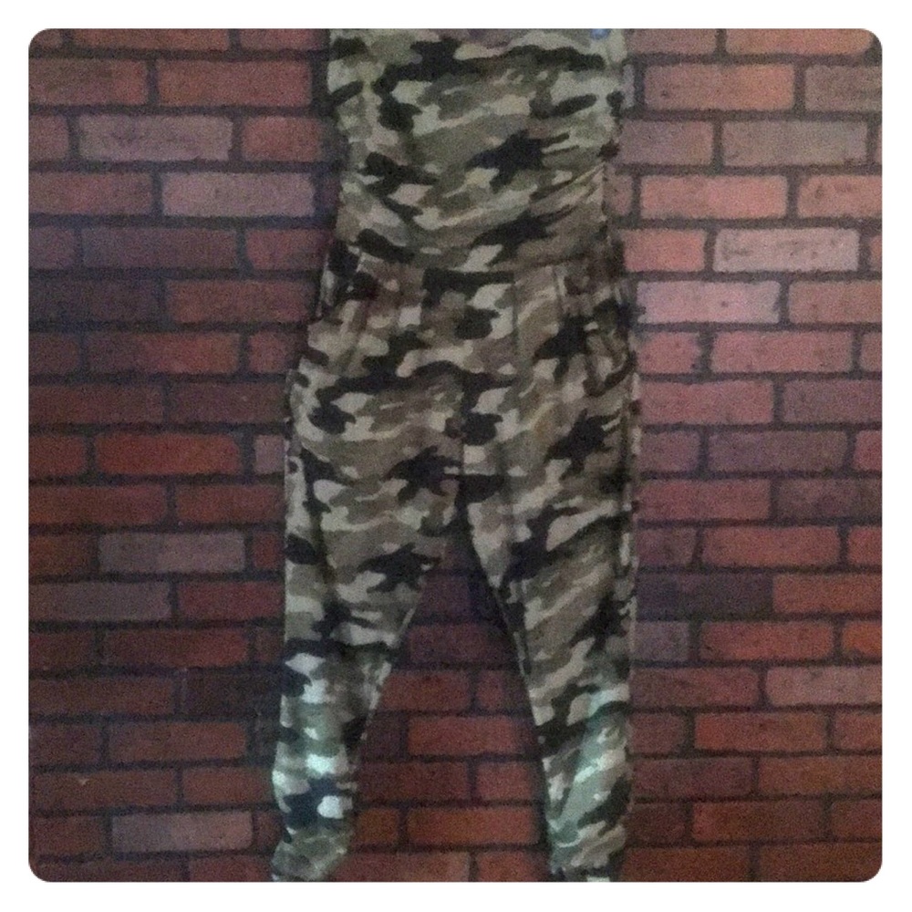 Women’s camouflage halter jumper